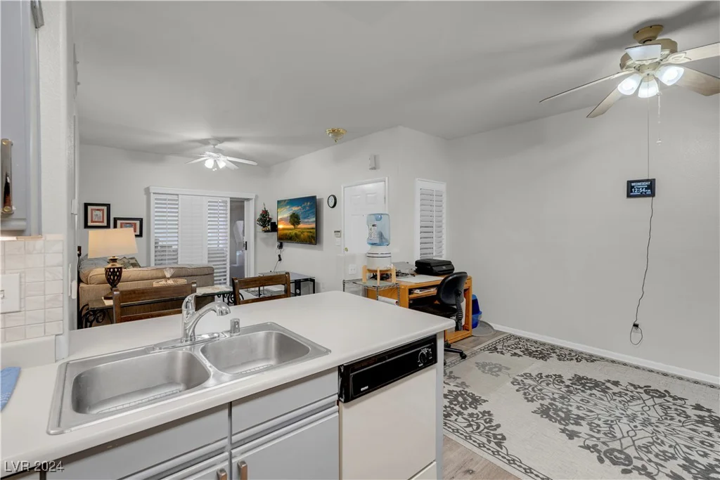 5751 Hacienda, Las Vegas, NV 89122