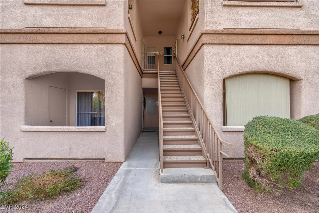 5751 Hacienda, Las Vegas, NV 89122