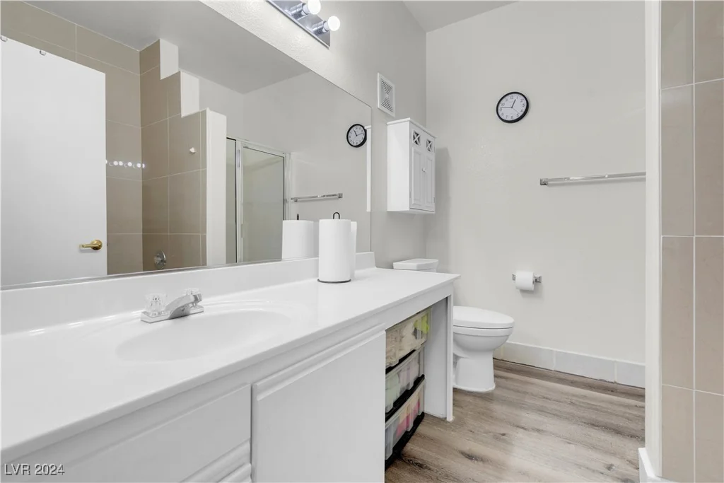 5751 Hacienda, Las Vegas, NV 89122