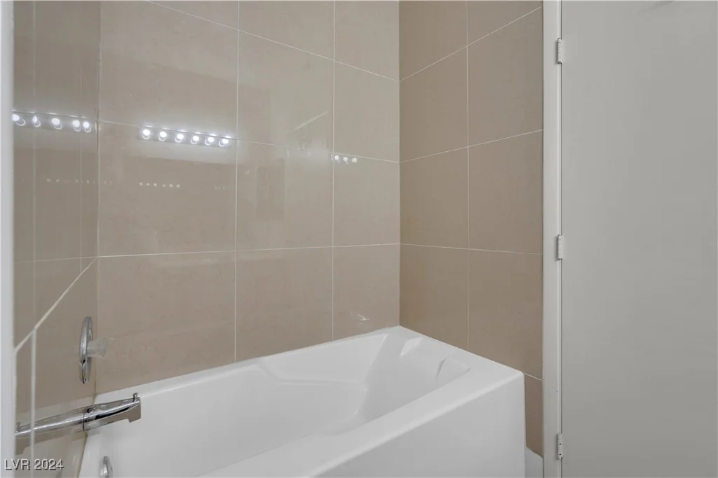 5751 Hacienda, Las Vegas, NV 89122