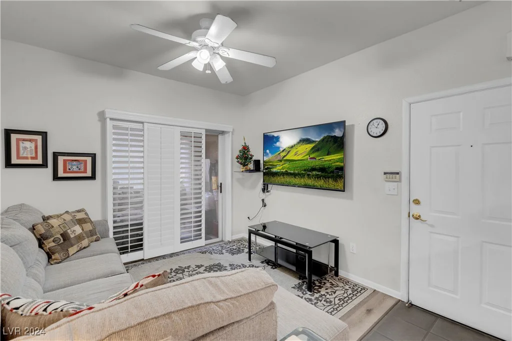 5751 Hacienda, Las Vegas, NV 89122