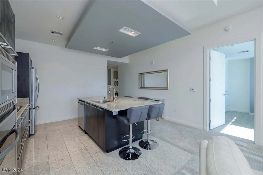 4471 Dean Martin, Las Vegas, NV 89103