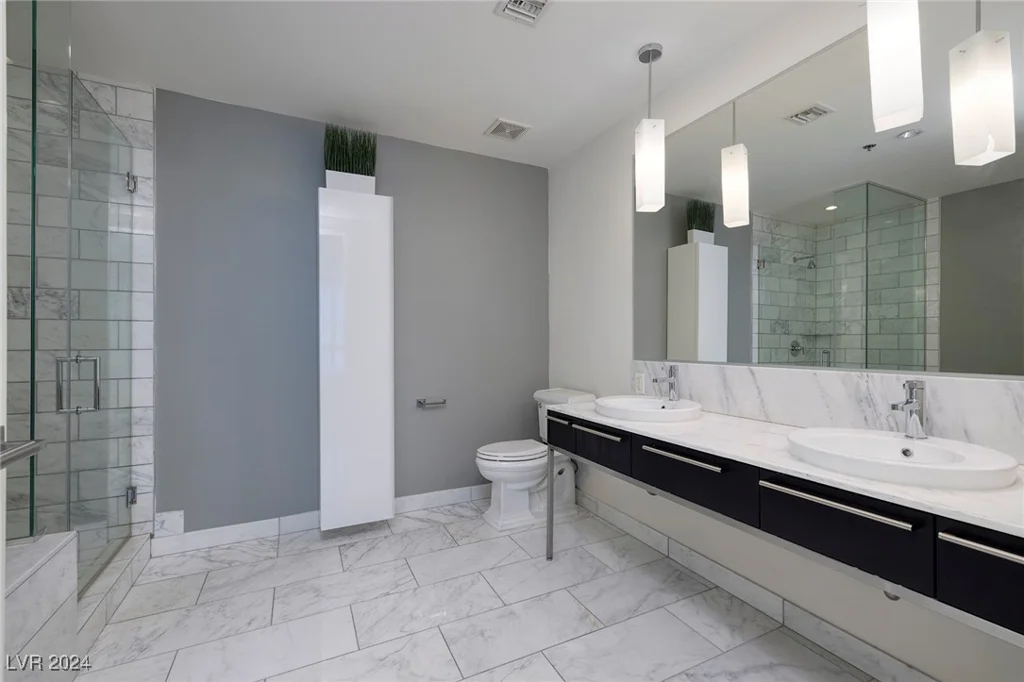 4471 Dean Martin, Las Vegas, NV 89103