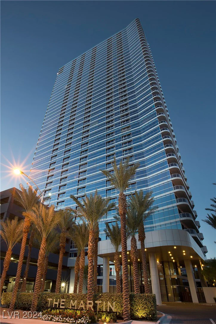 4471 Dean Martin, Las Vegas, NV 89103