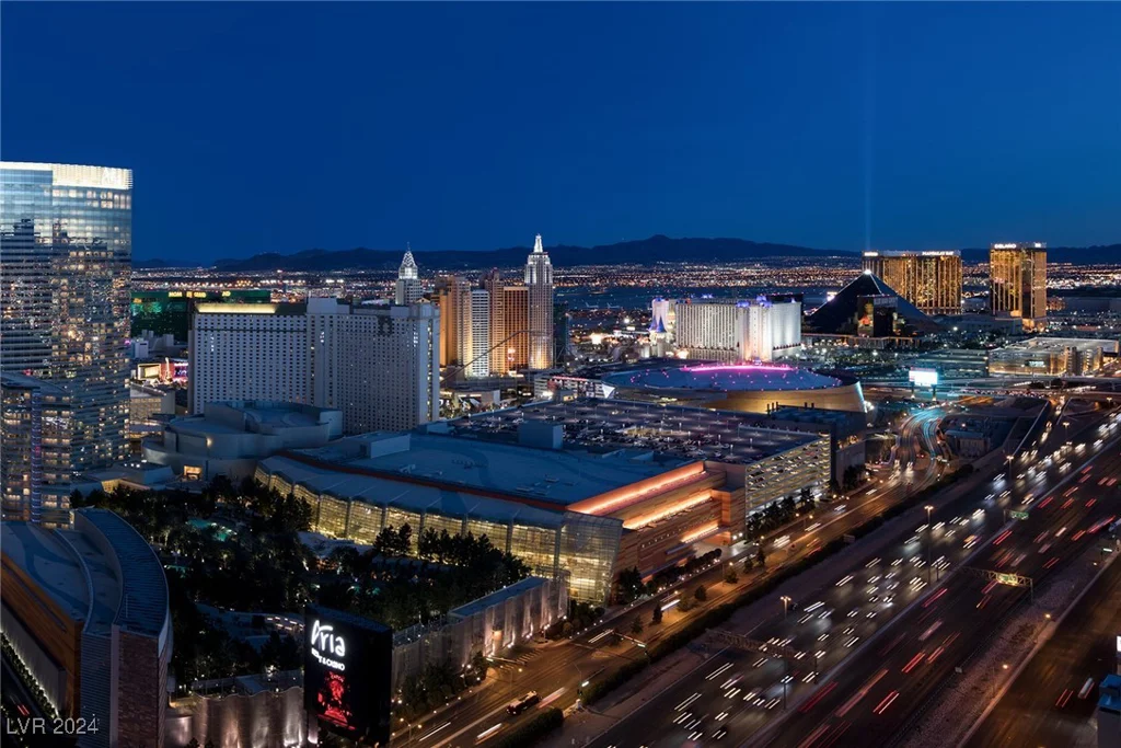 4471 Dean Martin, Las Vegas, NV 89103