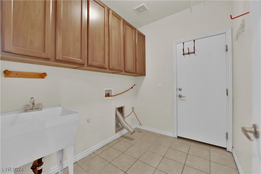 5484 Oatfield, North Las Vegas, NV 89081