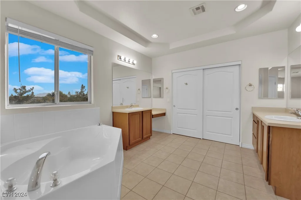 5484 Oatfield, North Las Vegas, NV 89081