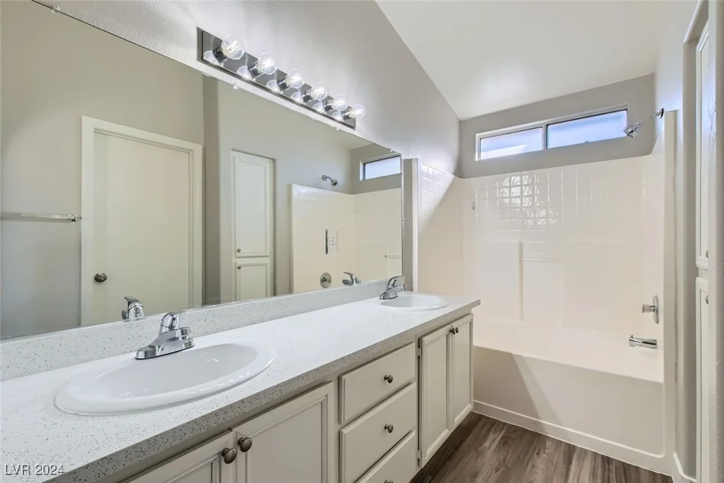 2432 Country Valley, North Las Vegas, NV 89030