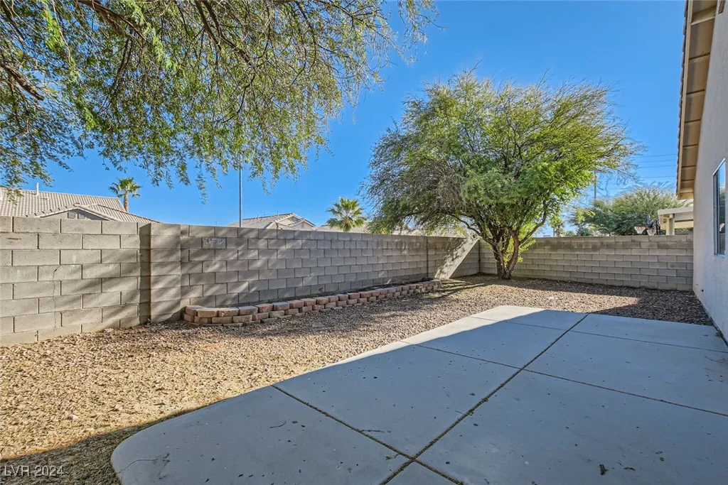 2432 Country Valley, North Las Vegas, NV 89030