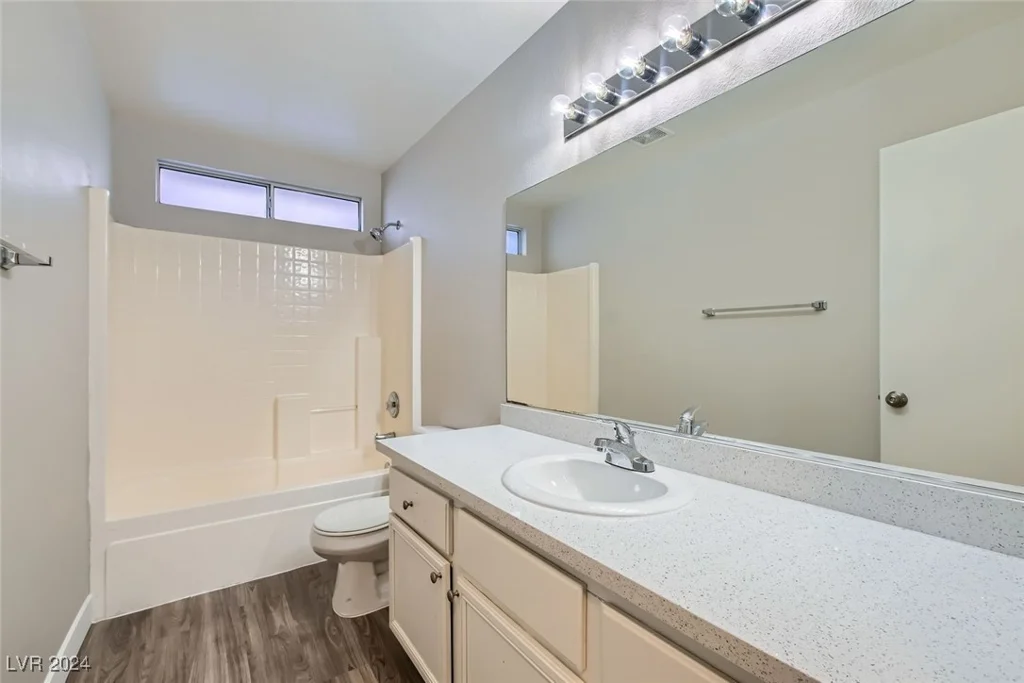 2432 Country Valley, North Las Vegas, NV 89030