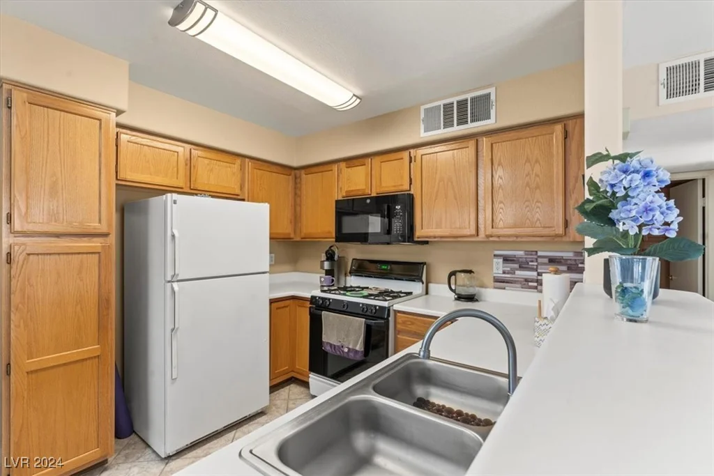 3425 Russell, Las Vegas, NV 89120