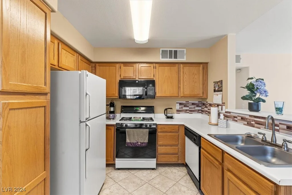 3425 Russell, Las Vegas, NV 89120