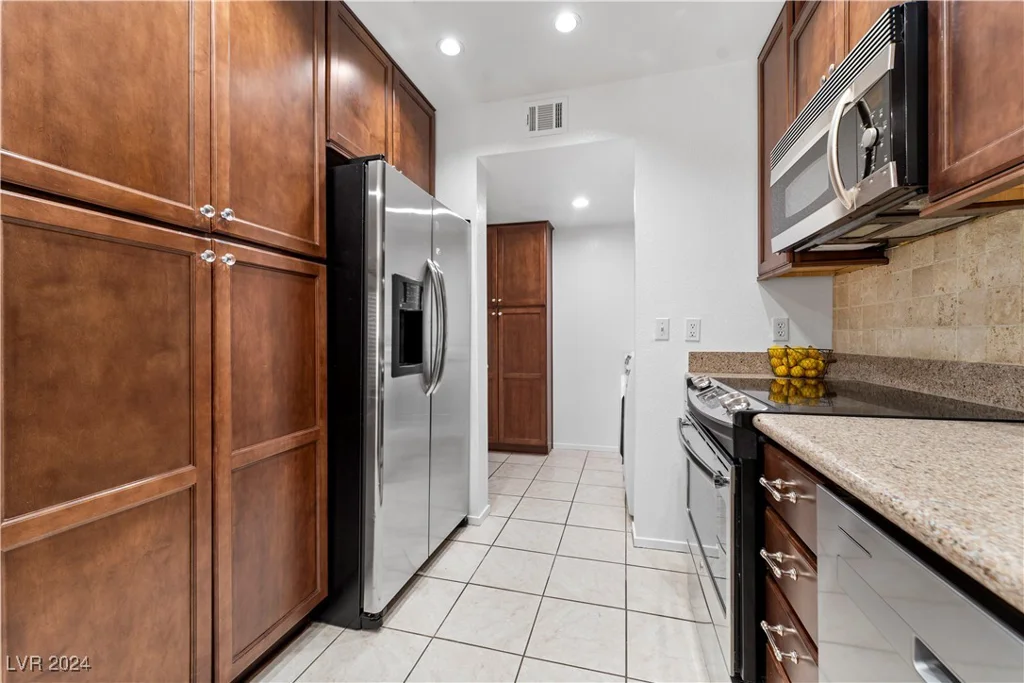 8405 Sewards Bluff, Las Vegas, NV 89129