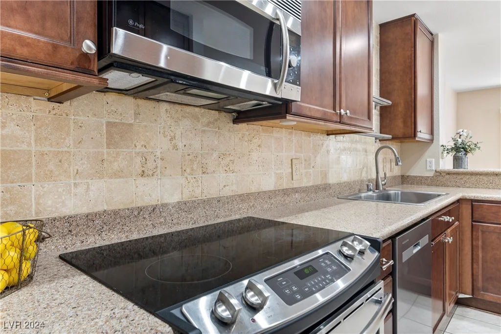8405 Sewards Bluff, Las Vegas, NV 89129