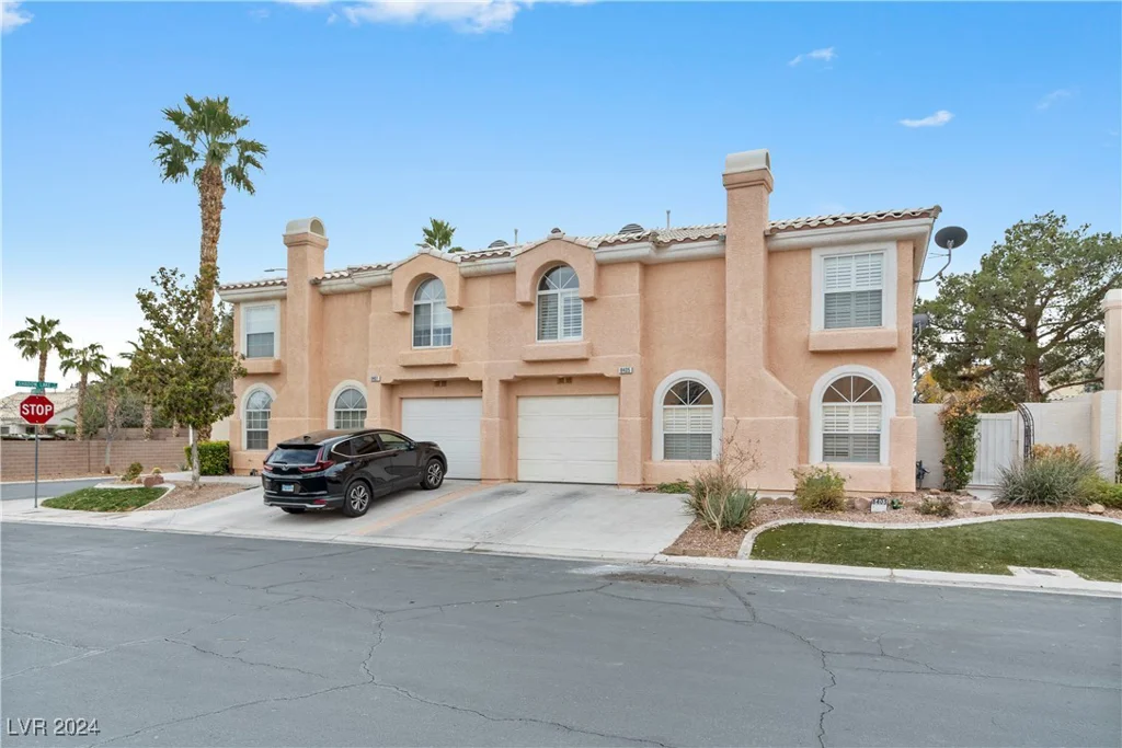 8405 Sewards Bluff, Las Vegas, NV 89129