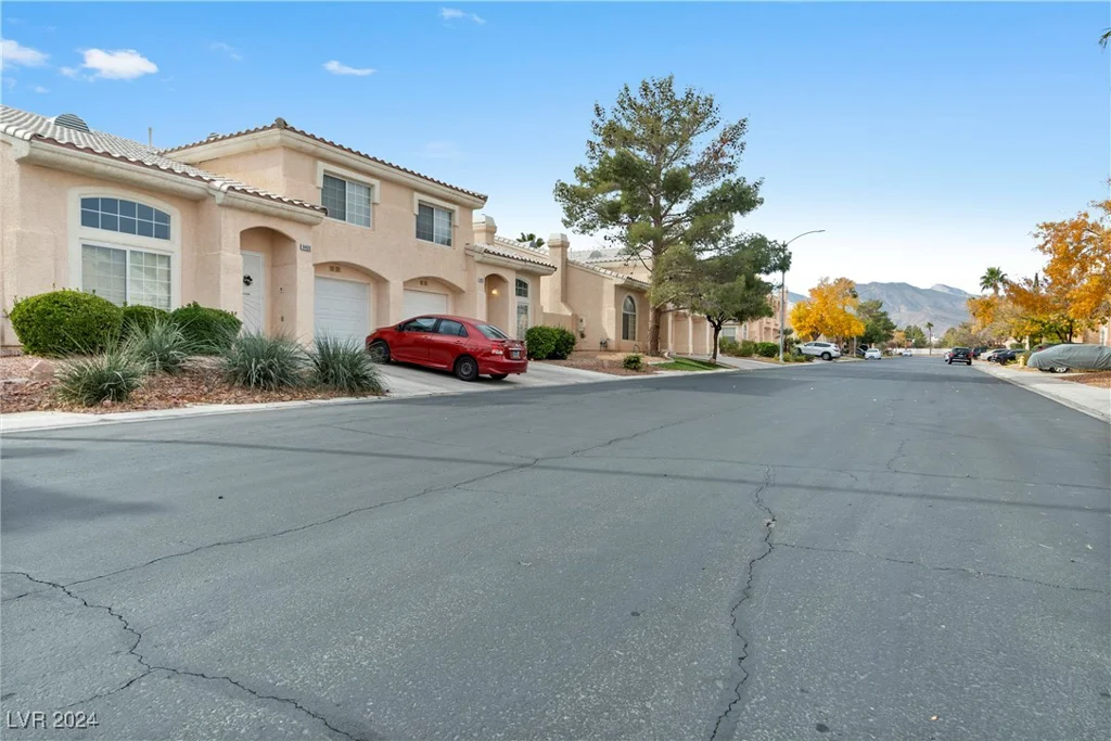 8405 Sewards Bluff, Las Vegas, NV 89129