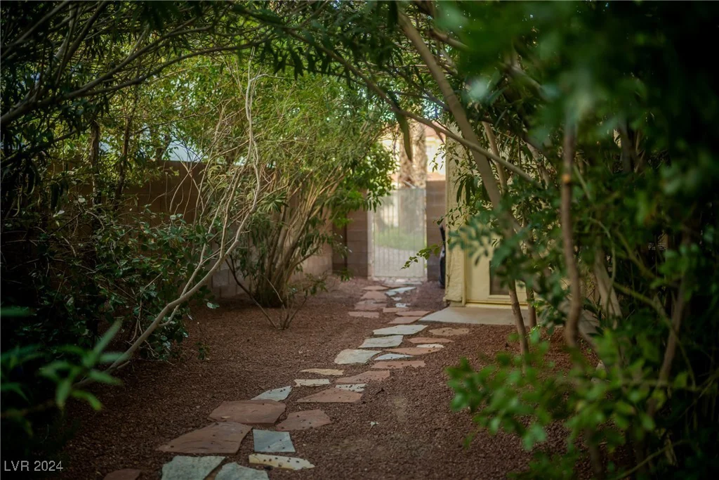 2003 Grafton, Henderson, NV 89074