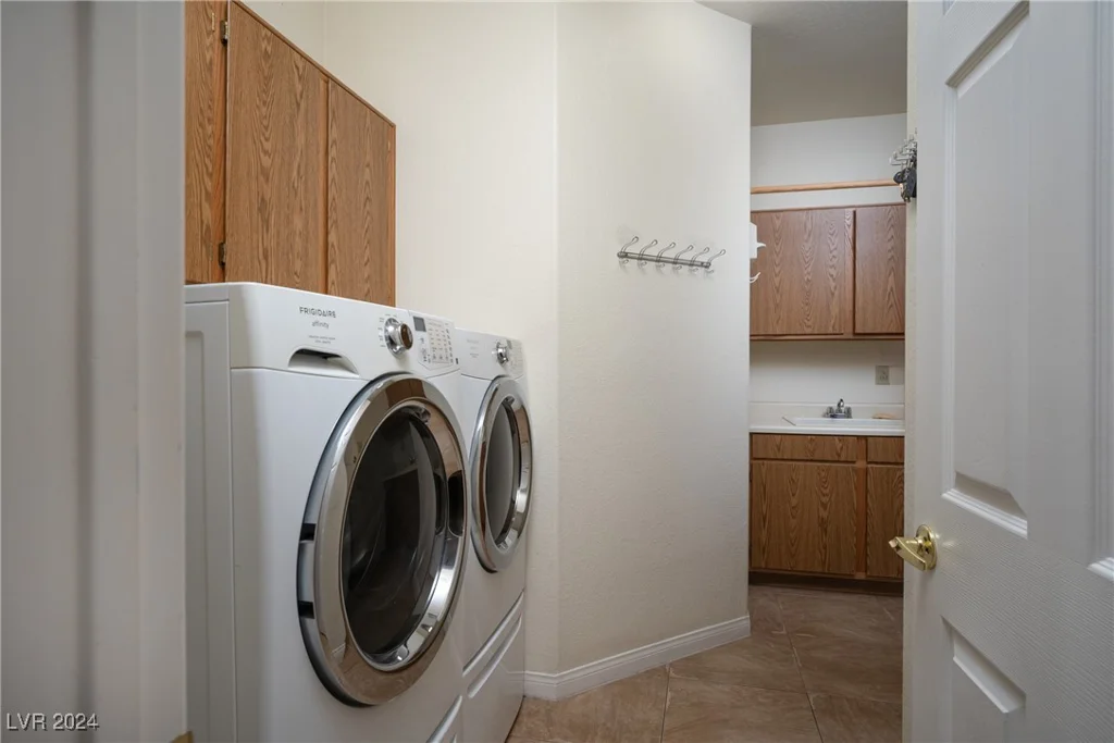 2003 Grafton, Henderson, NV 89074