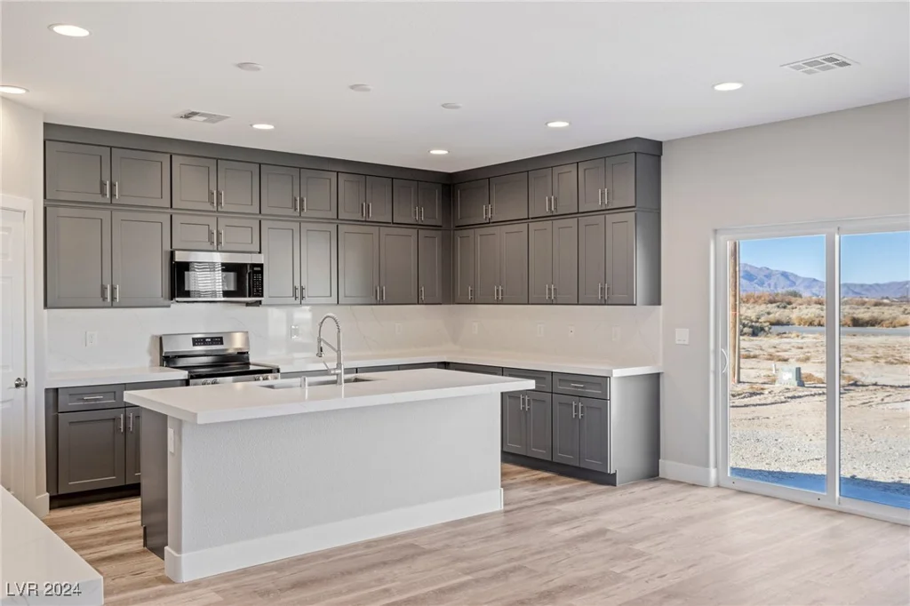 2070 Idaho, Pahrump, NV 89048