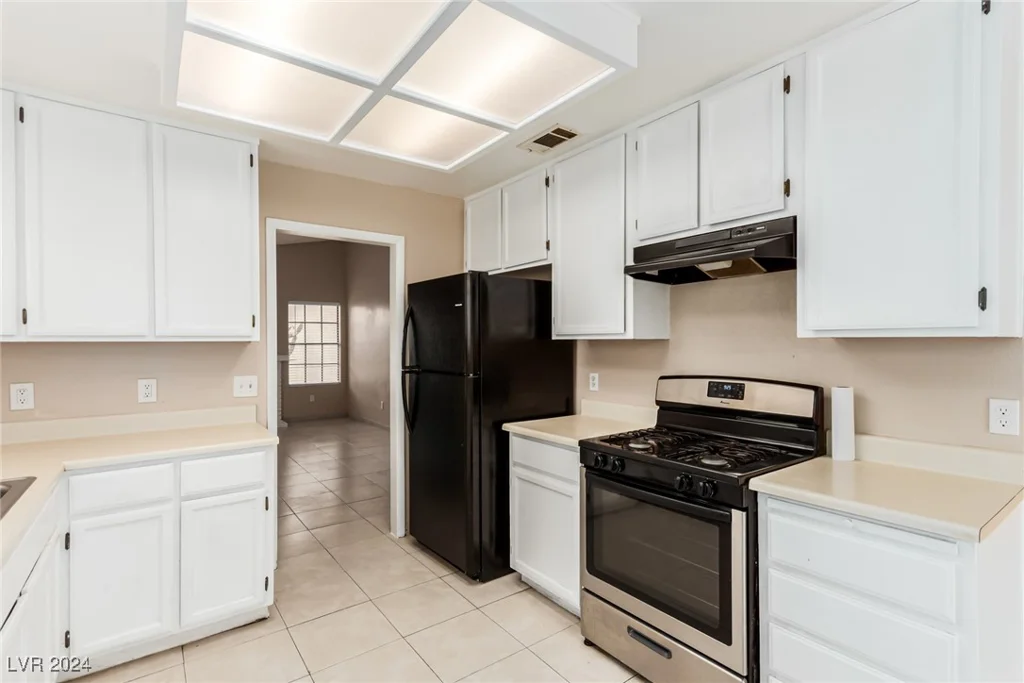 7556 Kalmalii, Las Vegas, NV 89147