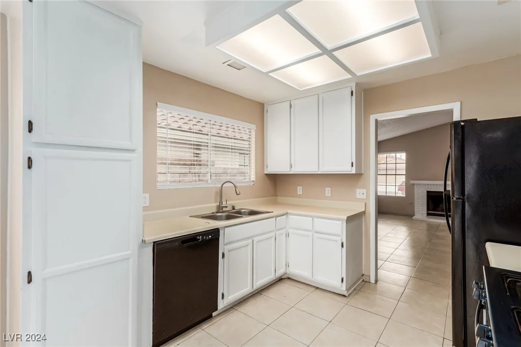 7556 Kalmalii, Las Vegas, NV 89147