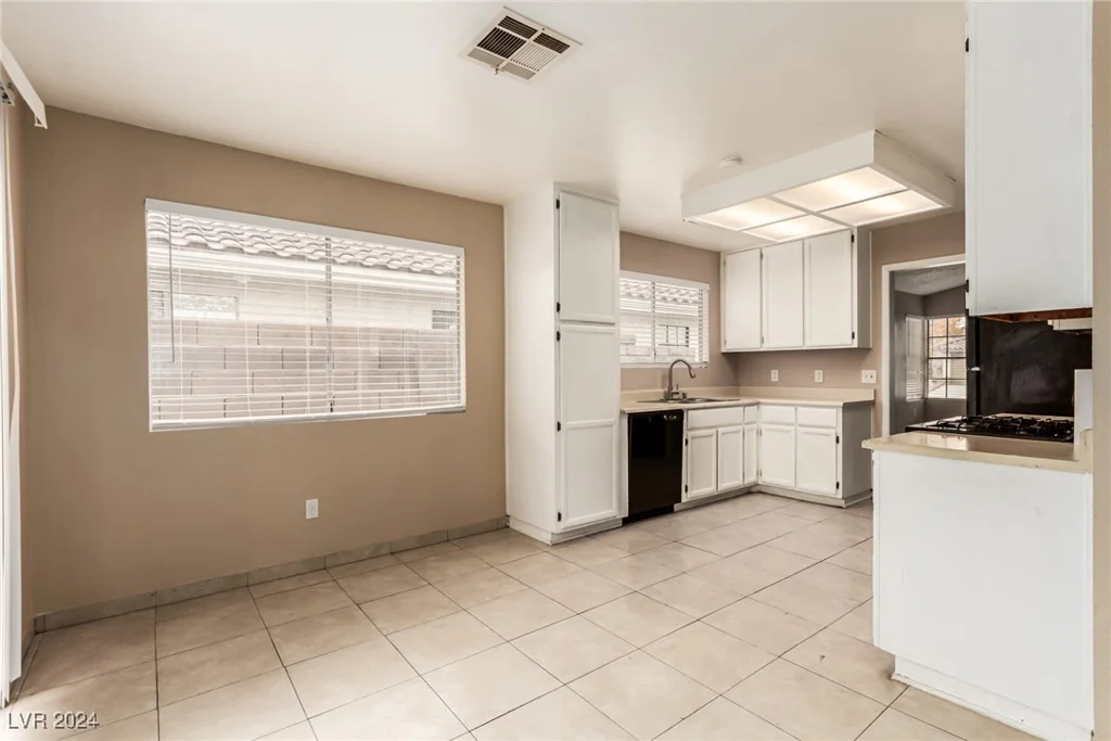 7556 Kalmalii, Las Vegas, NV 89147