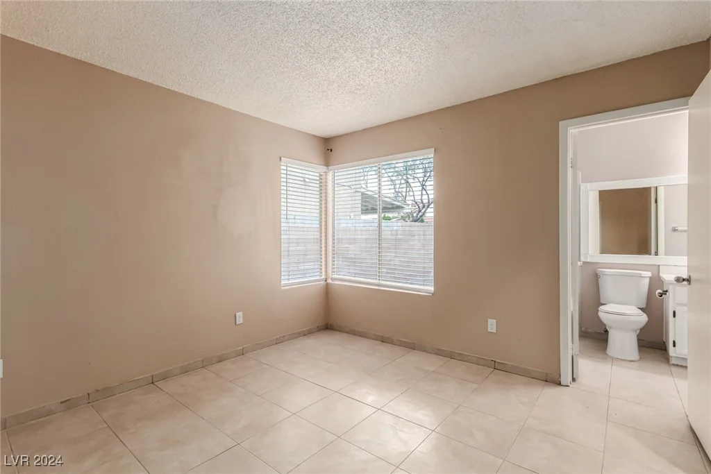 7556 Kalmalii, Las Vegas, NV 89147