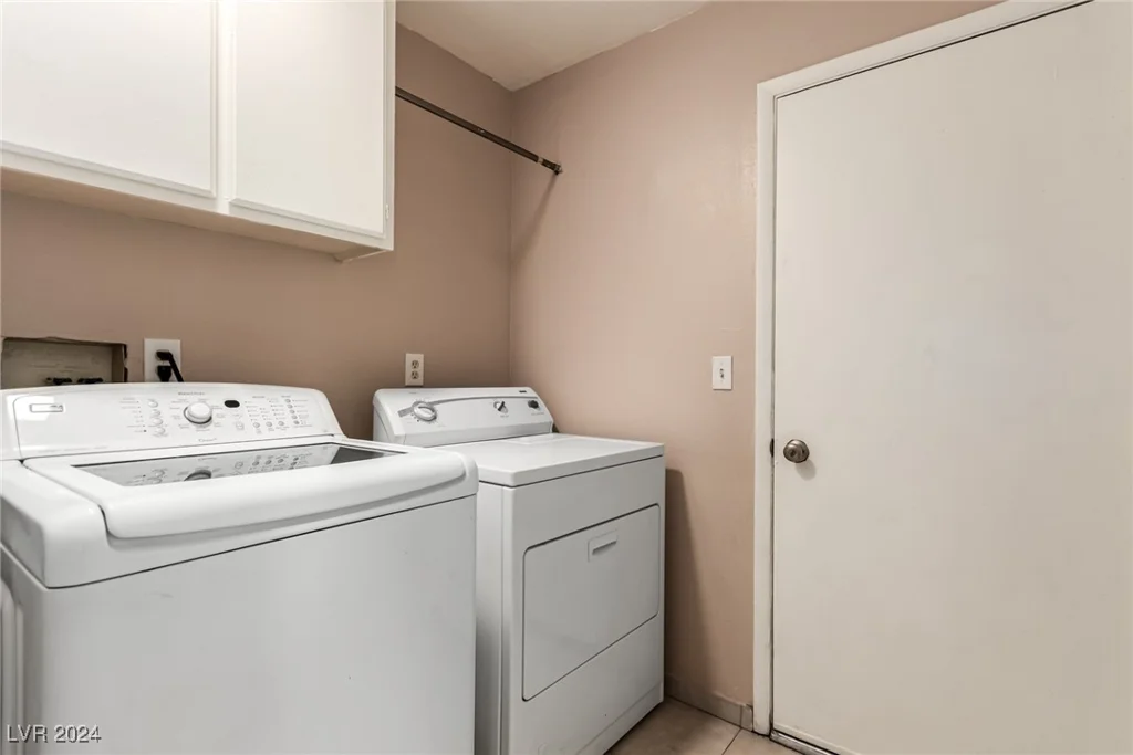 7556 Kalmalii, Las Vegas, NV 89147