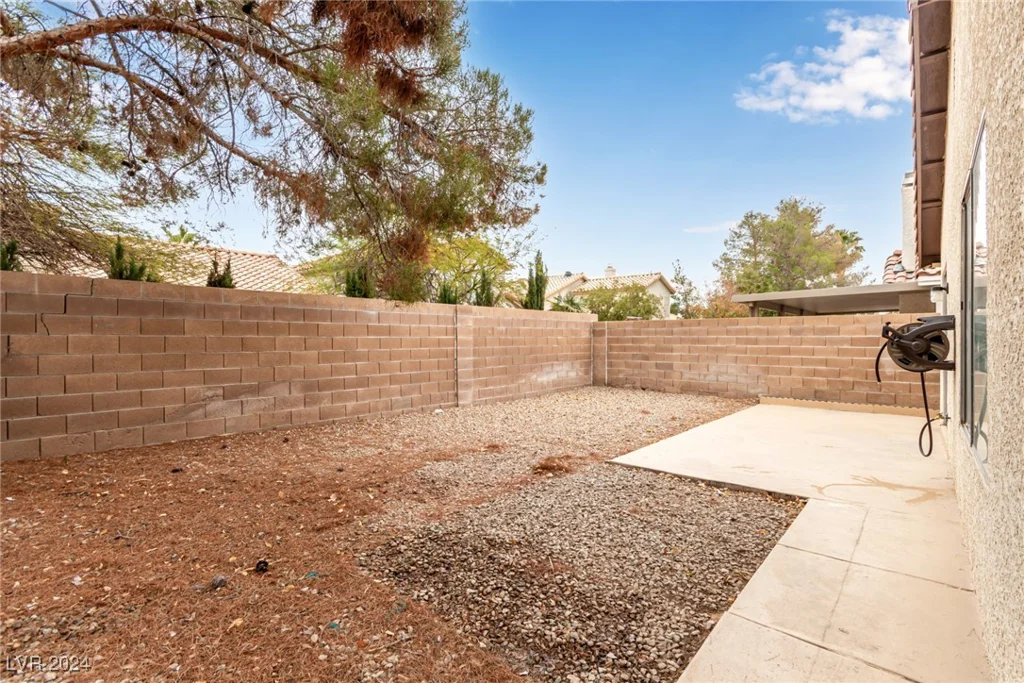 7556 Kalmalii, Las Vegas, NV 89147