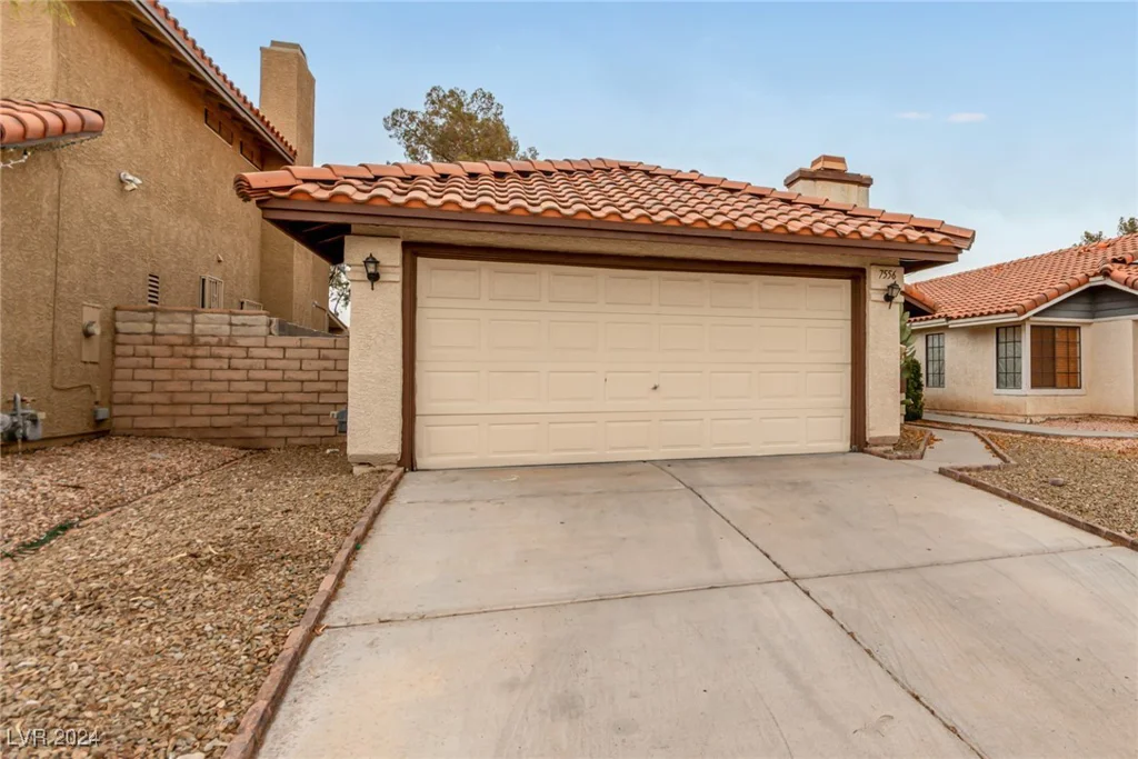 7556 Kalmalii, Las Vegas, NV 89147