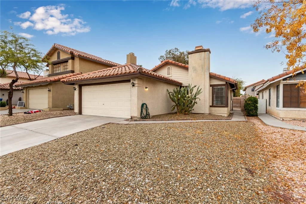 7556 Kalmalii, Las Vegas, NV 89147
