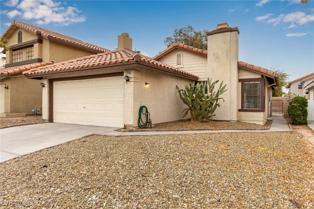 7556 Kalmalii, Las Vegas, NV 89147