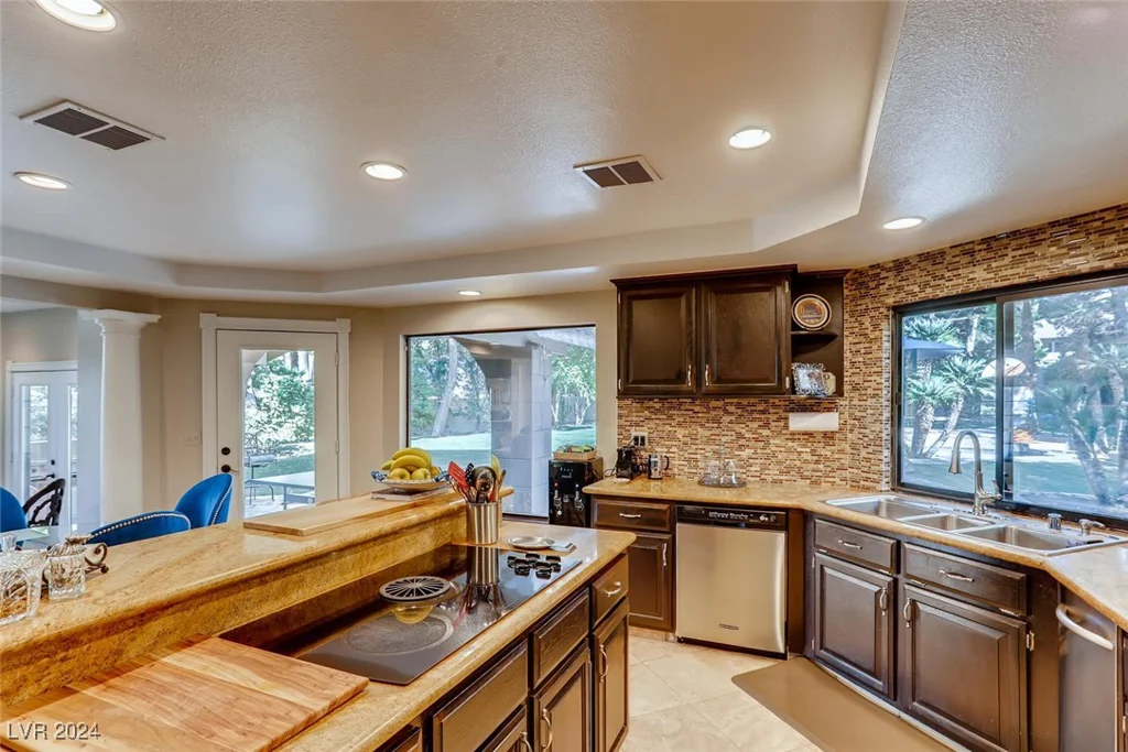 128 Quail Run, Henderson, NV 89014