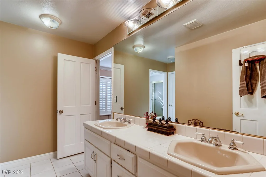128 Quail Run, Henderson, NV 89014