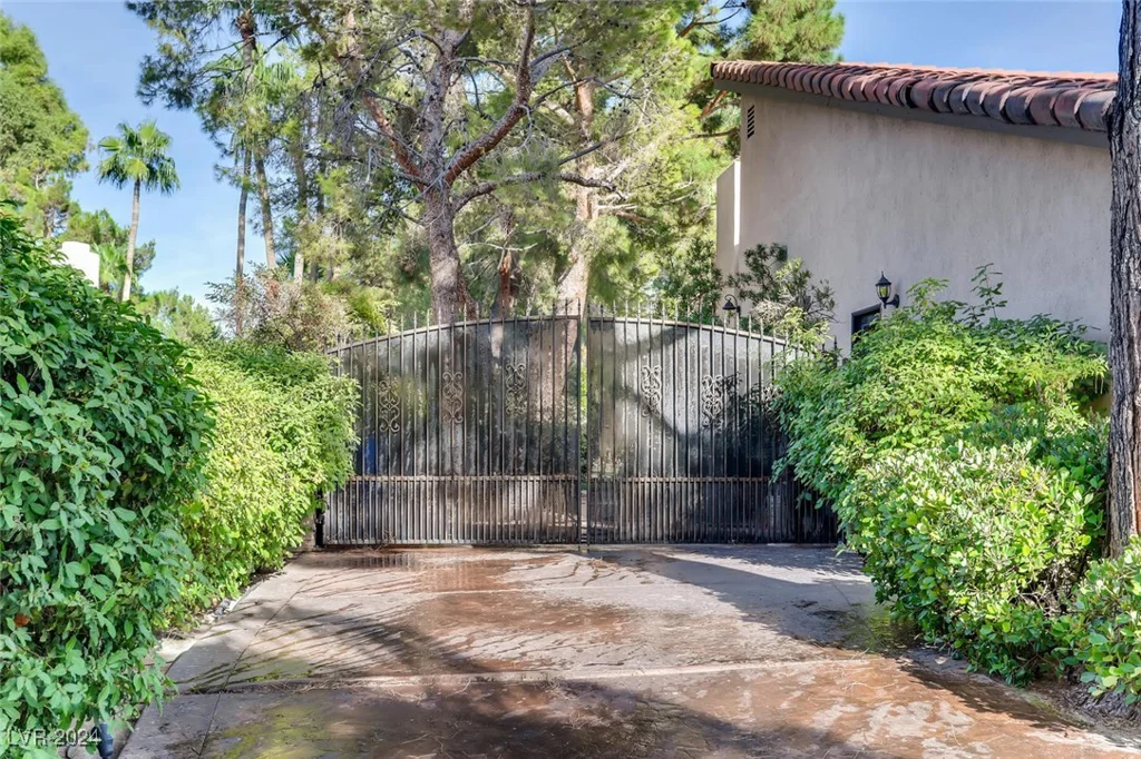 128 Quail Run, Henderson, NV 89014