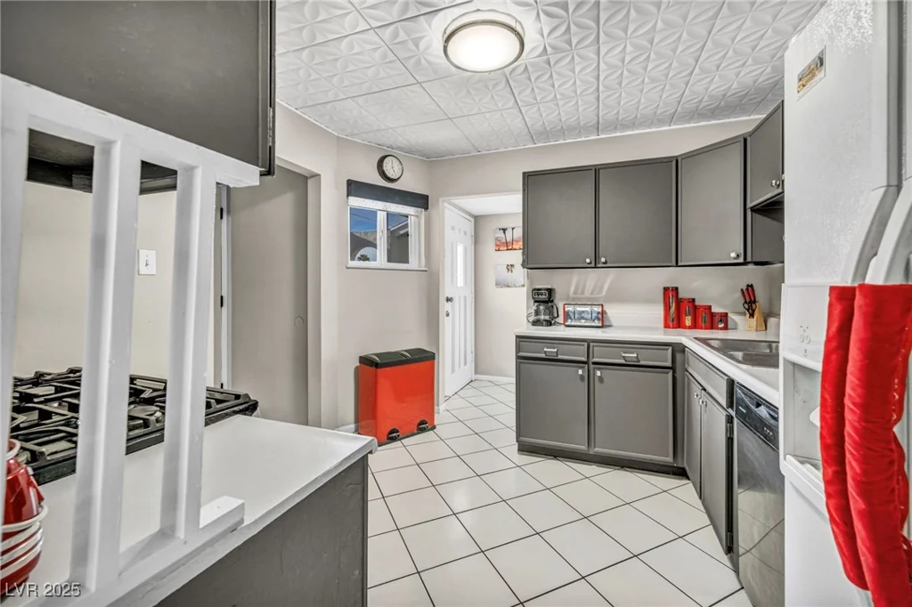 713 Antelope, Las Vegas, NV 89145