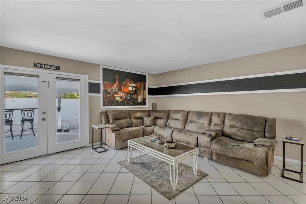 713 Antelope, Las Vegas, NV 89145