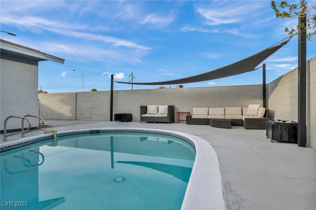 713 Antelope, Las Vegas, NV 89145
