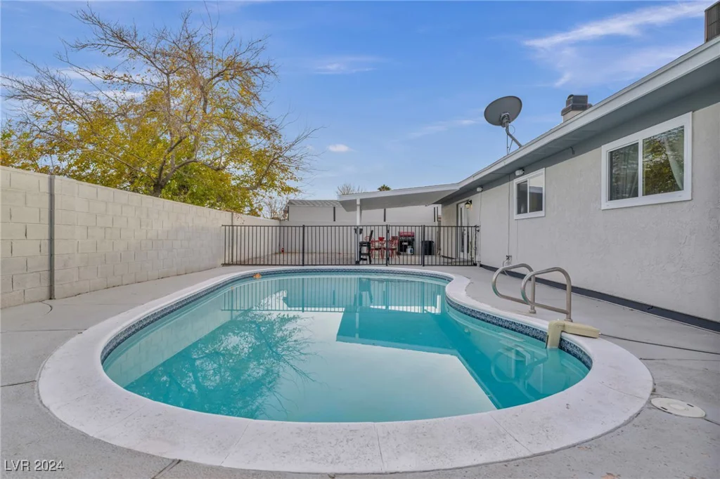 713 Antelope, Las Vegas, NV 89145