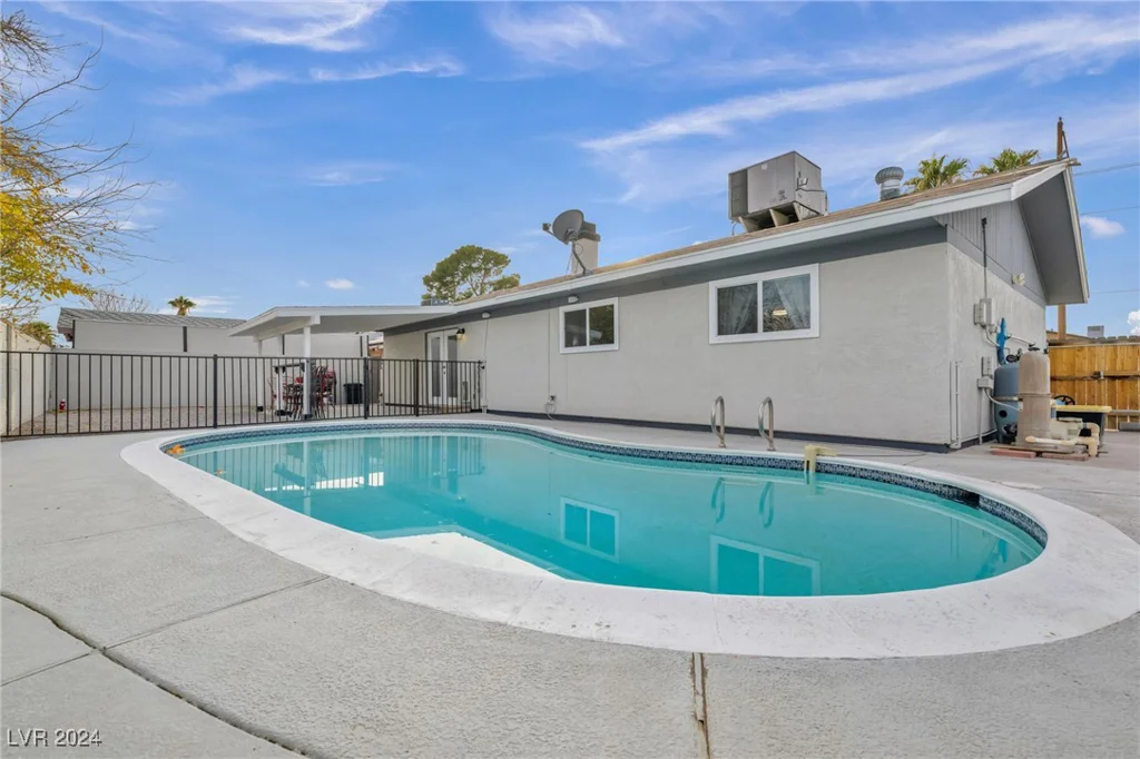 713 Antelope, Las Vegas, NV 89145
