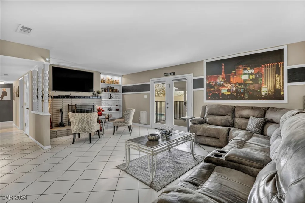 713 Antelope, Las Vegas, NV 89145