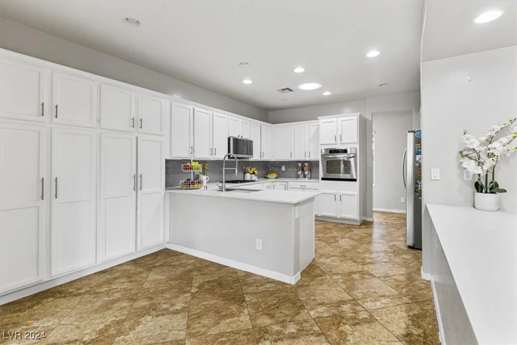 7141 Royal Melbourne, Las Vegas, NV 89131