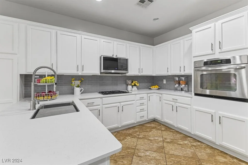 7141 Royal Melbourne, Las Vegas, NV 89131
