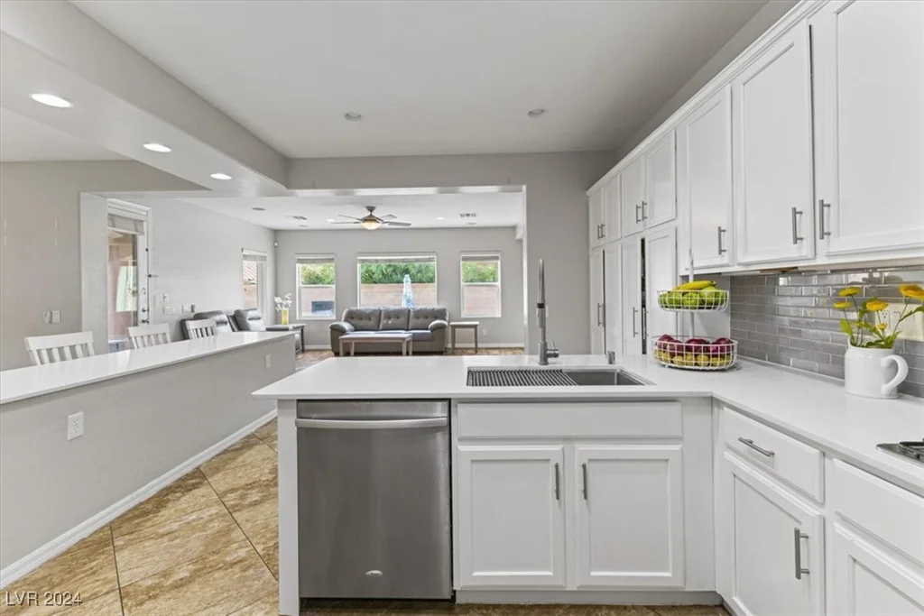 7141 Royal Melbourne, Las Vegas, NV 89131