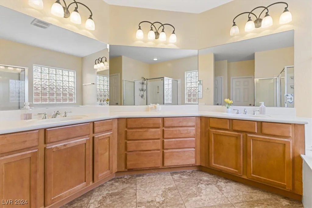 7141 Royal Melbourne, Las Vegas, NV 89131