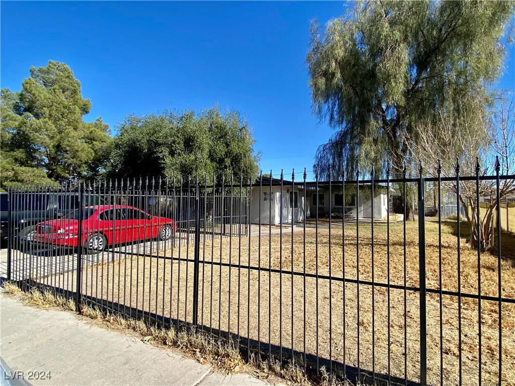 1661 D, Las Vegas, NV 89106