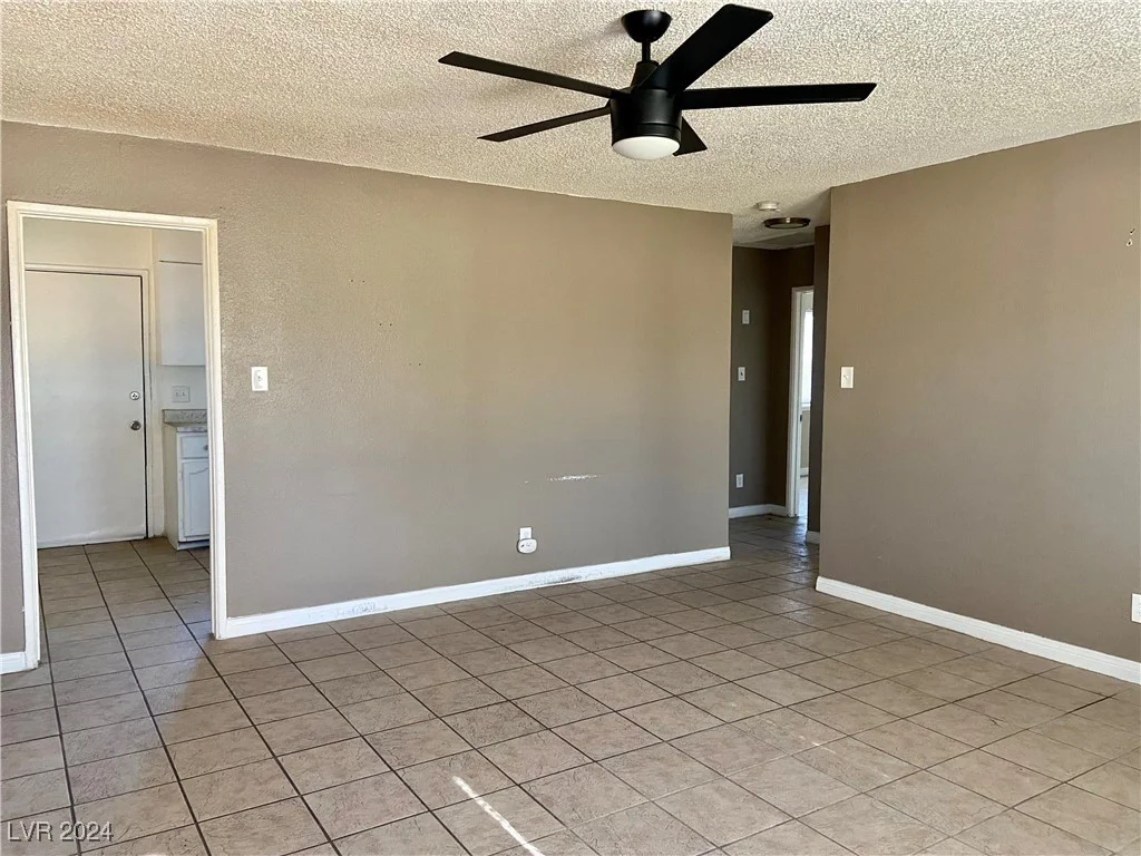 1661 D, Las Vegas, NV 89106