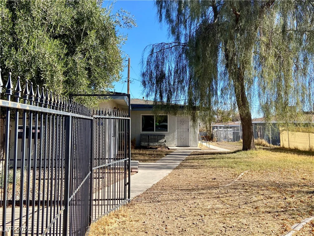 1661 D, Las Vegas, NV 89106