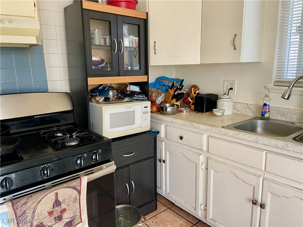 1661 D, Las Vegas, NV 89106