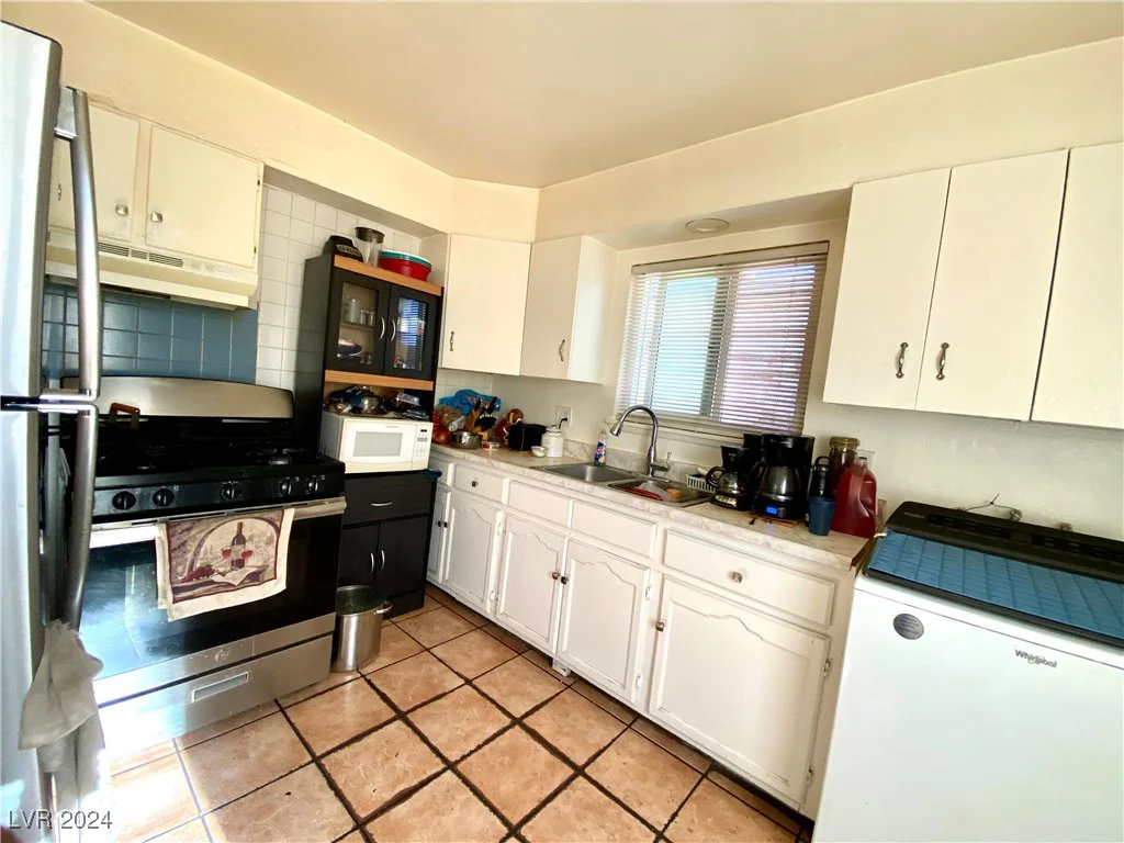 1661 D, Las Vegas, NV 89106